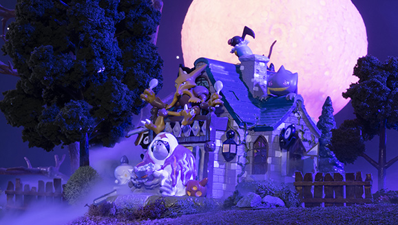 Enchanting Eevee Pokémon Spooky Celebration Yard Statue